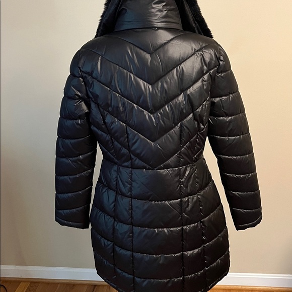 Kenneth Cole Black Puffer Jacket with Faux Fur Trim, medium - Picture 5 of 14